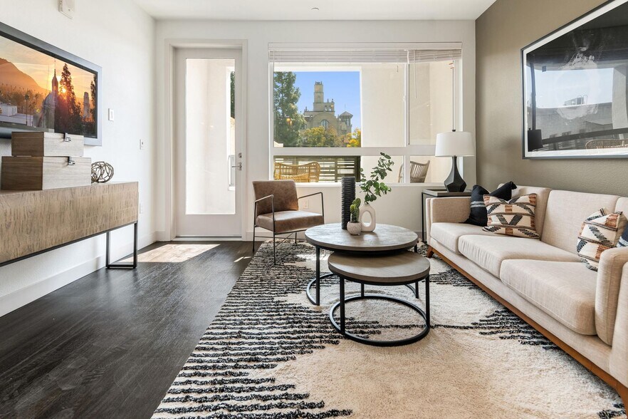 Interior Photo - MARK Riverside