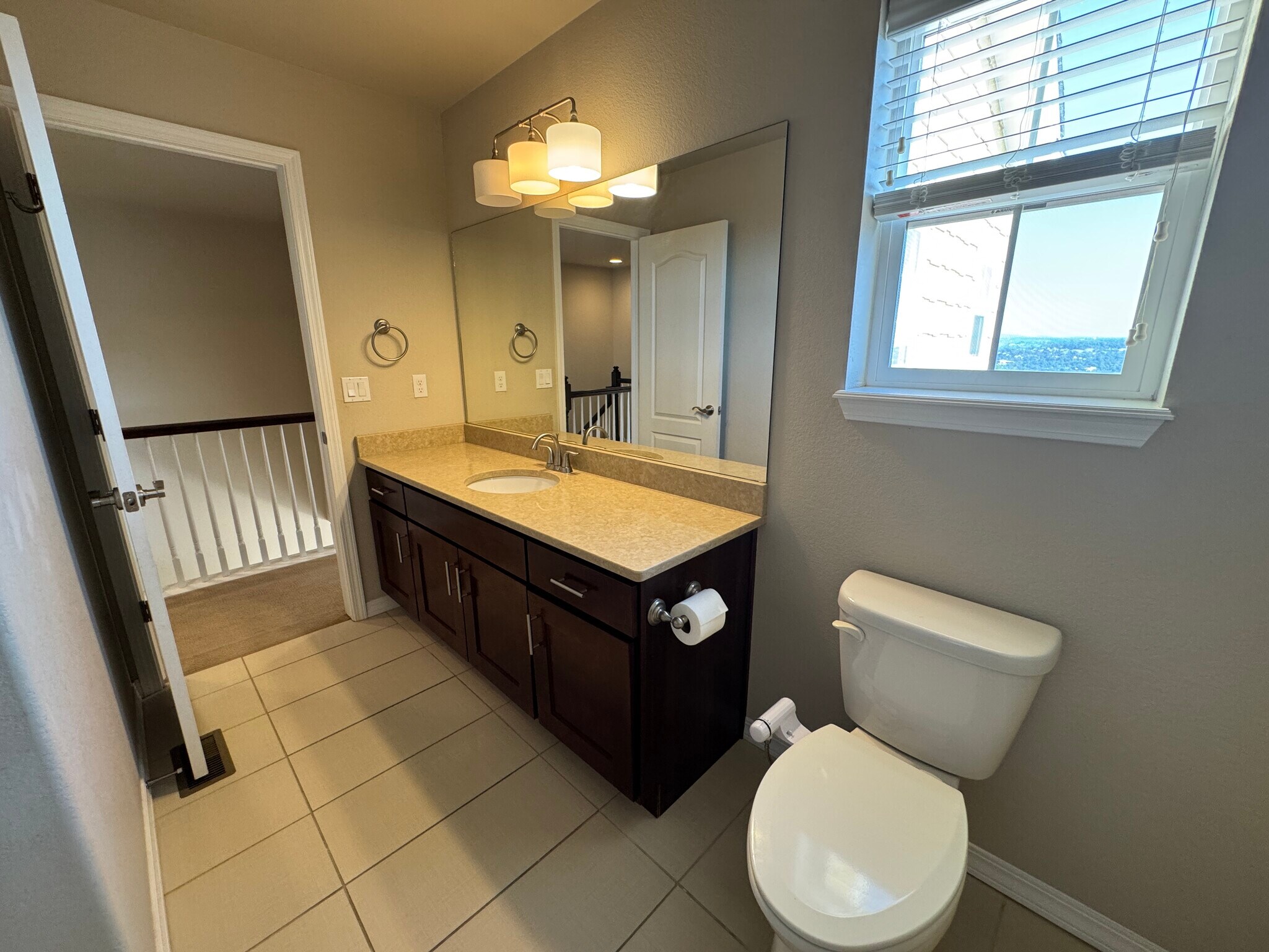 Building Photo - 475 Eclipse Dr
