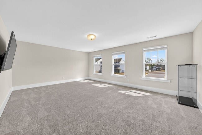 Building Photo - 1400 Addison Lk St