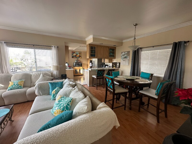 Building Photo - 212 N Catalina Ave