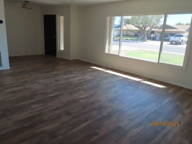Building Photo - Heather ****$500 Off 1st Month Rent****