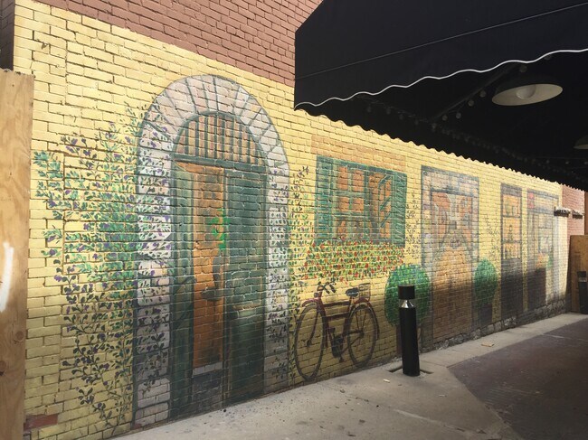 Downtown Naperville - 140 N Washington St