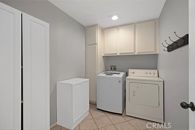 Building Photo - 28 Lawnridge