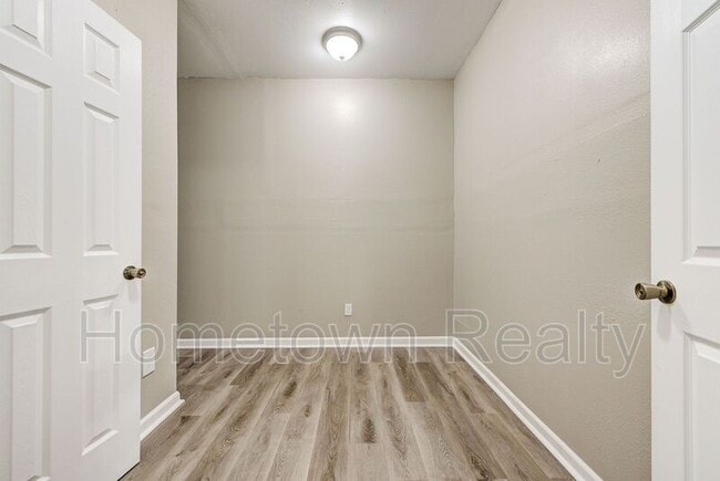 Building Photo - 2105 N Lottie Ave