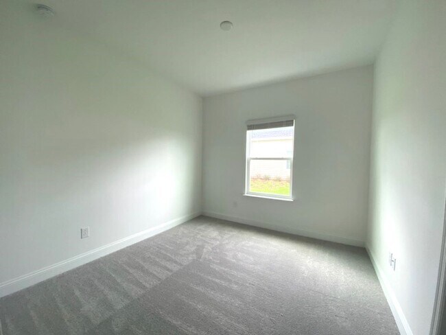 Building Photo - Beautiful 4 Bedroom Home in Wexford Reserve!