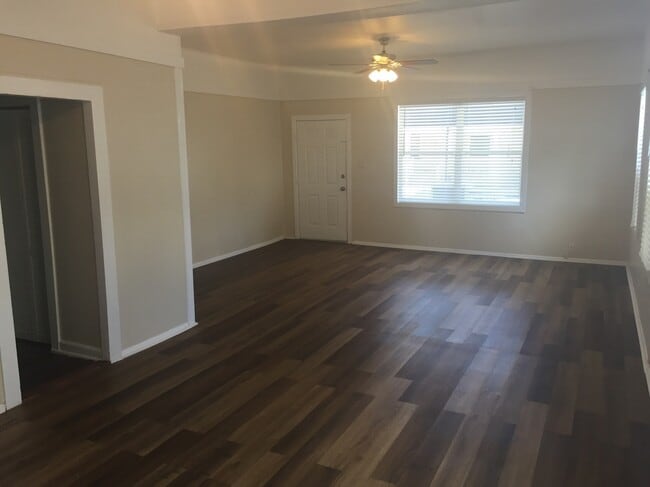 Building Photo - Old West Tampa Bungalow