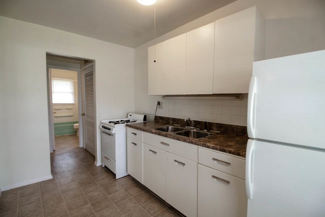 Building Photo - Peirce Avenue Apartments