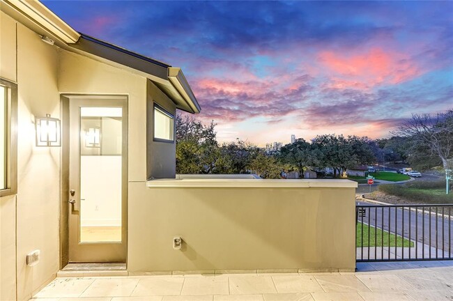 Building Photo - 2401 Trailside Dr