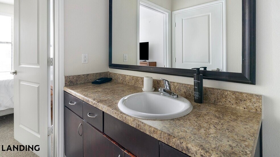 Building Photo - 14580 Crosby Fwy