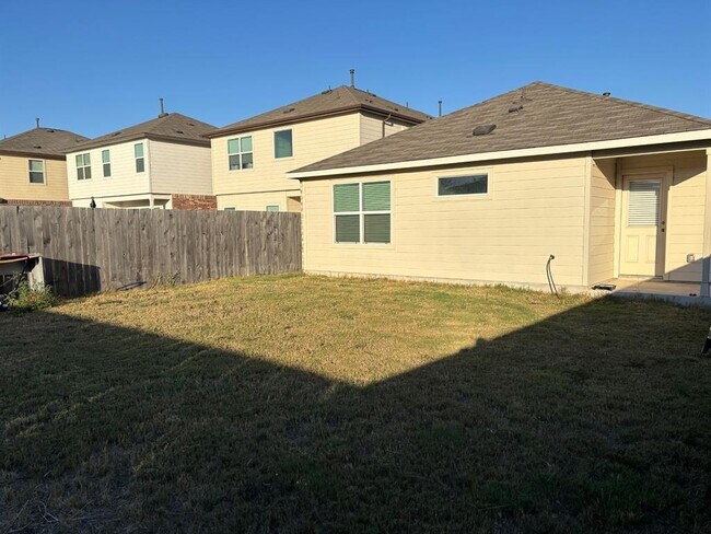 Building Photo - 117 Canley Lp