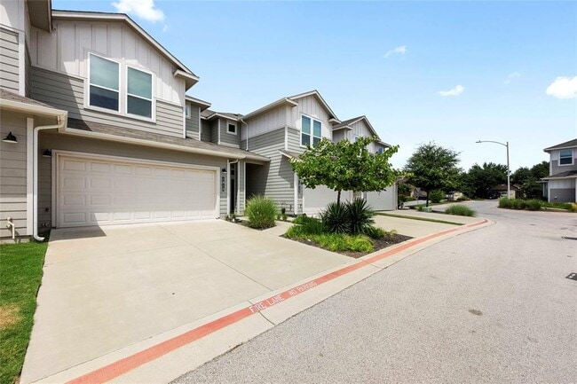Building Photo - 1810 Roseburg Dr