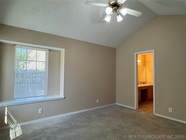 Building Photo - 7540 S Trenton Pl
