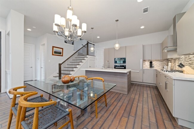 Building Photo - 11506 Royal Tower Pl