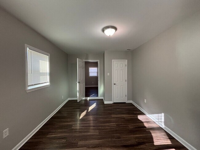 Building Photo - 3625 Vivia Ave