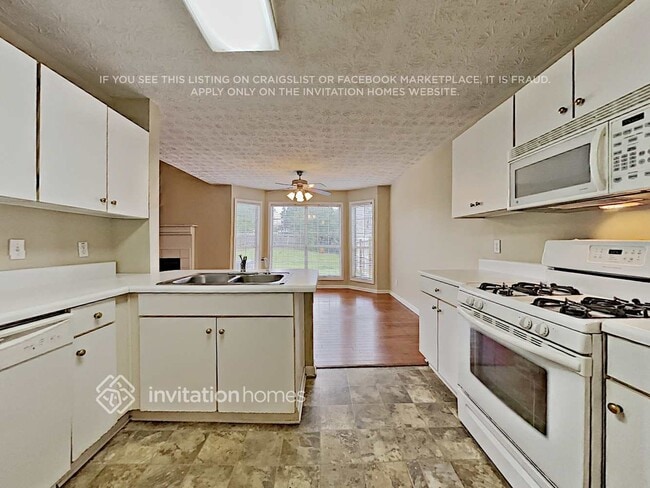 Building Photo - 3711 Avensong Village Cir