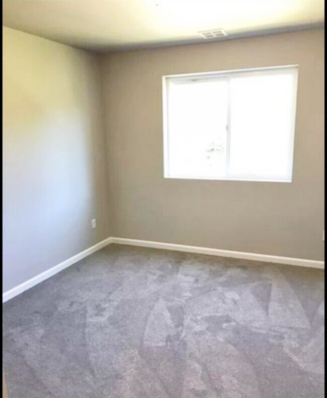 Building Photo - 2375 SE Kelby Cir