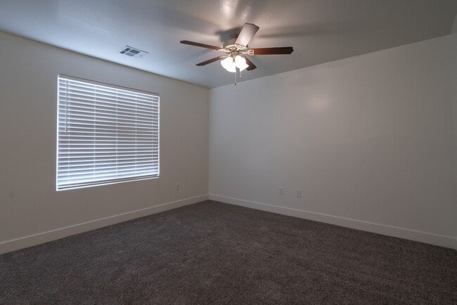 Building Photo - Desert Canyons End Unit – 4-Bedroom, 2.5-B...