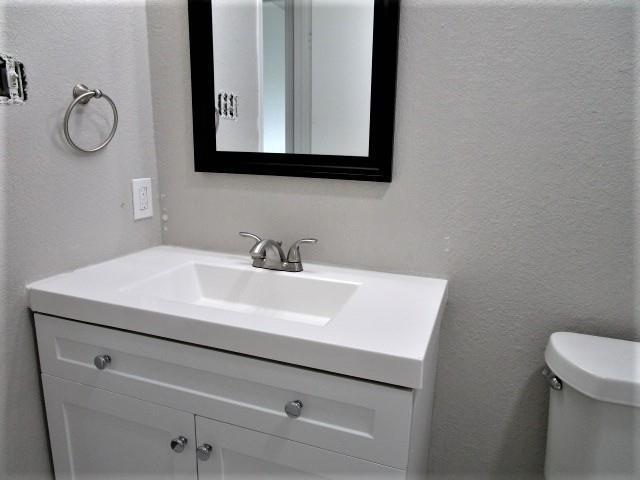 Building Photo - 852 Whitehall Dr
