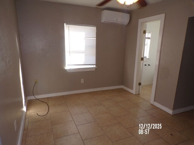 Building Photo - Great re-do