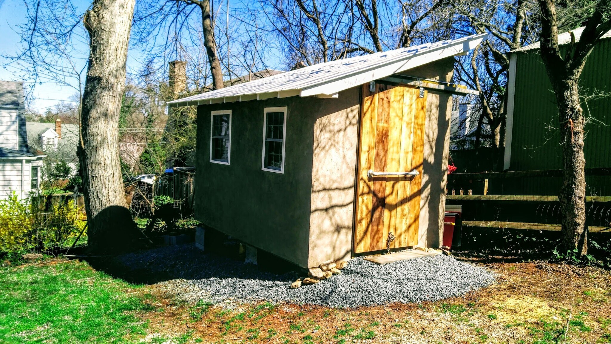 Building Photo - 203 Robertson Ave