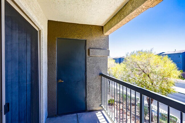 Building Photo - 3 Bed, 2 Bath -Gated- South West Las Vegas