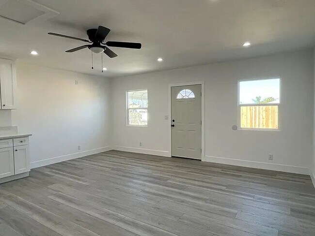 Building Photo - 7363 Ysmael Villegas St