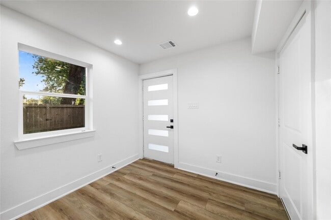 Building Photo - 2550 Walcott Ln