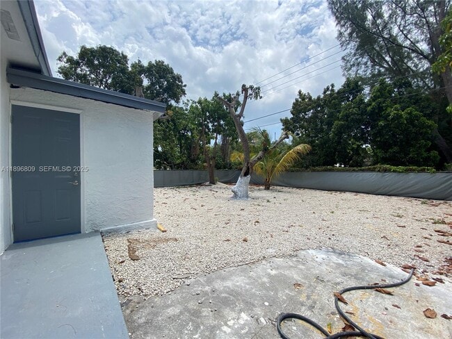 Building Photo - 46 NW 44th St