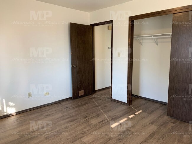 Building Photo - 1729 Palm Dr