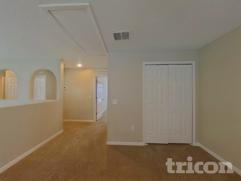 Building Photo - 1730 Sunset Ridge Dr