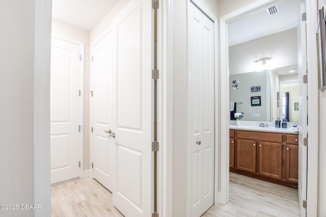 Building Photo - 225 St Somewhere Dr