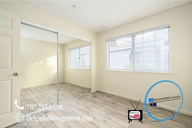 Building Photo - Newly renovated 3 bedroom, 2 bath condo