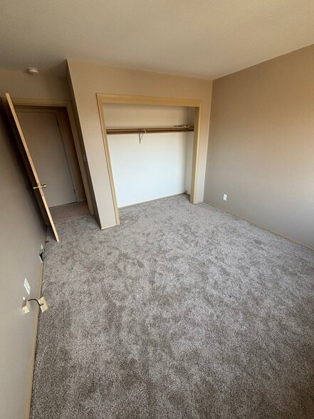 Building Photo - 224 Montana Ave