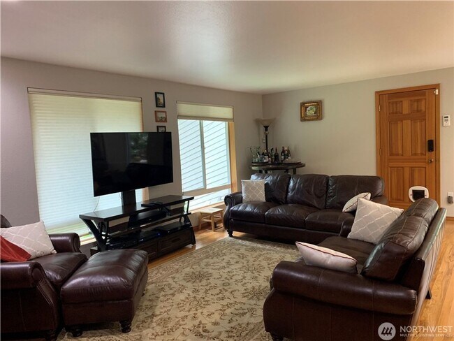 Building Photo - 3Bd/1.75Ba Redmond Home