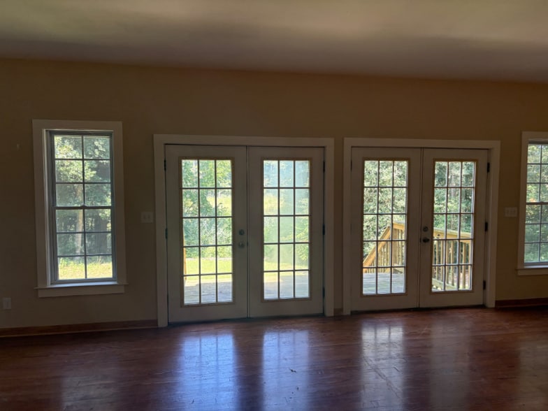 Building Photo - 36407 Fir Dr