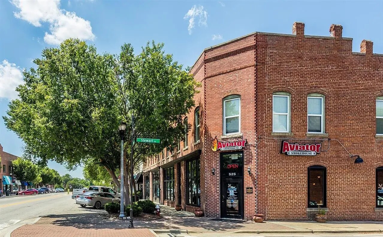 Building Photo - 440 Ribbon Rail St