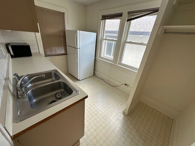 Building Photo - North Campus OSU Single Family Home with 2...