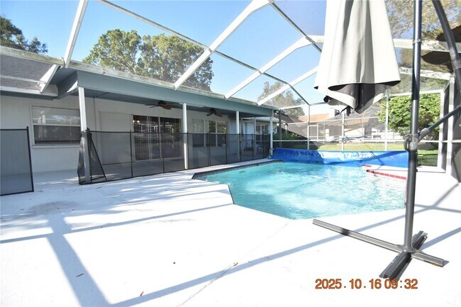Building Photo - 2712 Falling Leaves Dr
