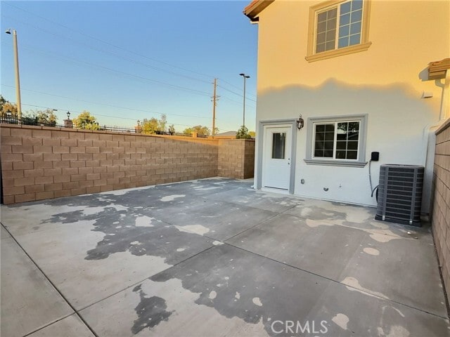 Building Photo - 15909 Merrill Ave