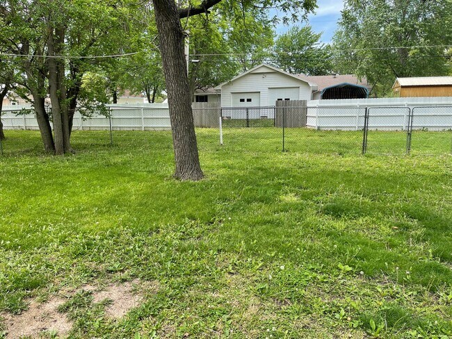 Building Photo - 795 - 2 bed 1 bath - Single Family Home