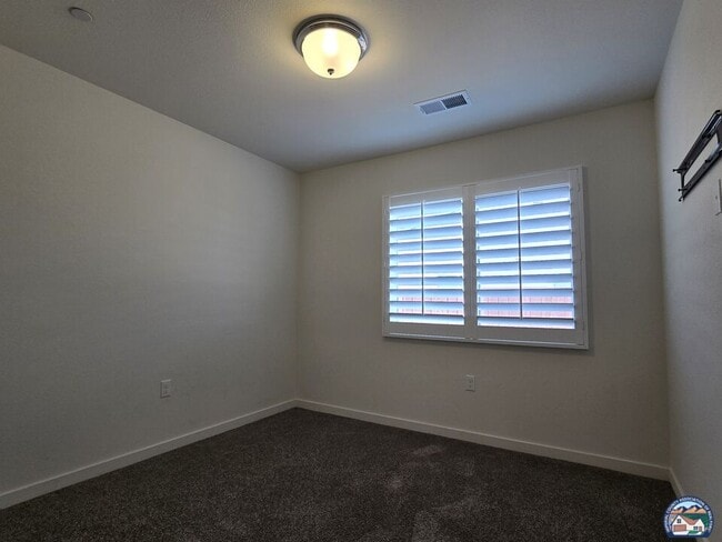 Building Photo - 2403 Dale Ct