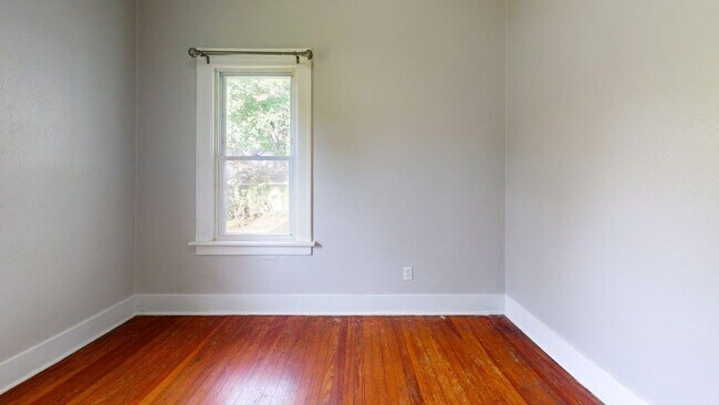 Building Photo - 236 Watson St