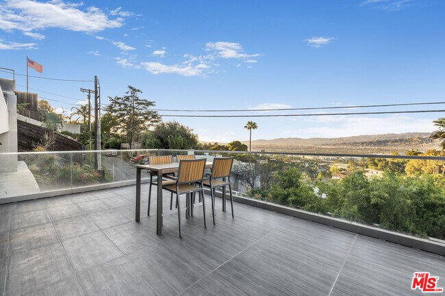 Building Photo - 7275 Mulholland Dr