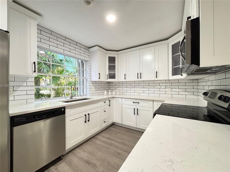 Building Photo - 1597 Springside Dr