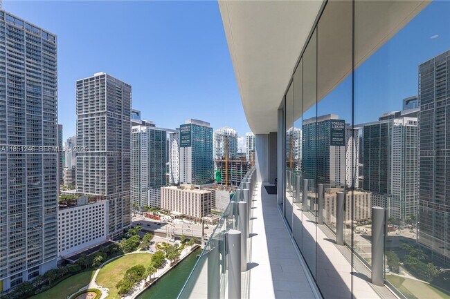 Building Photo - 300 Biscayne Blvd Way