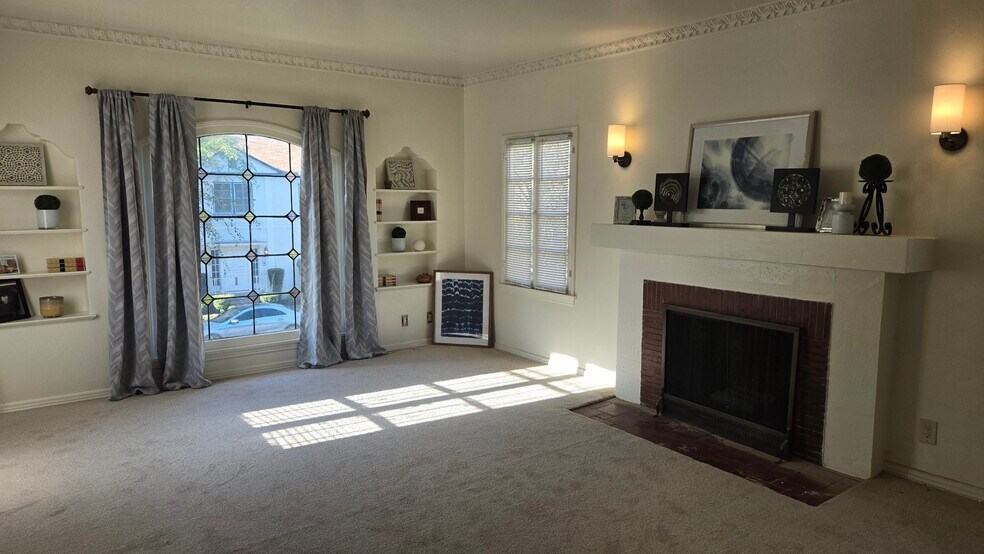 living room - 4130 Creed Ave