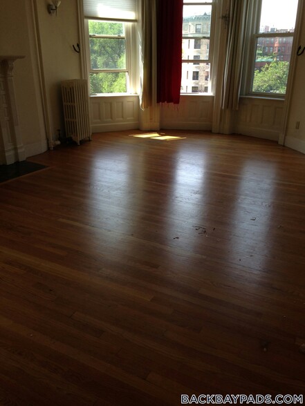 Building Photo - 362 Commonwealth Ave