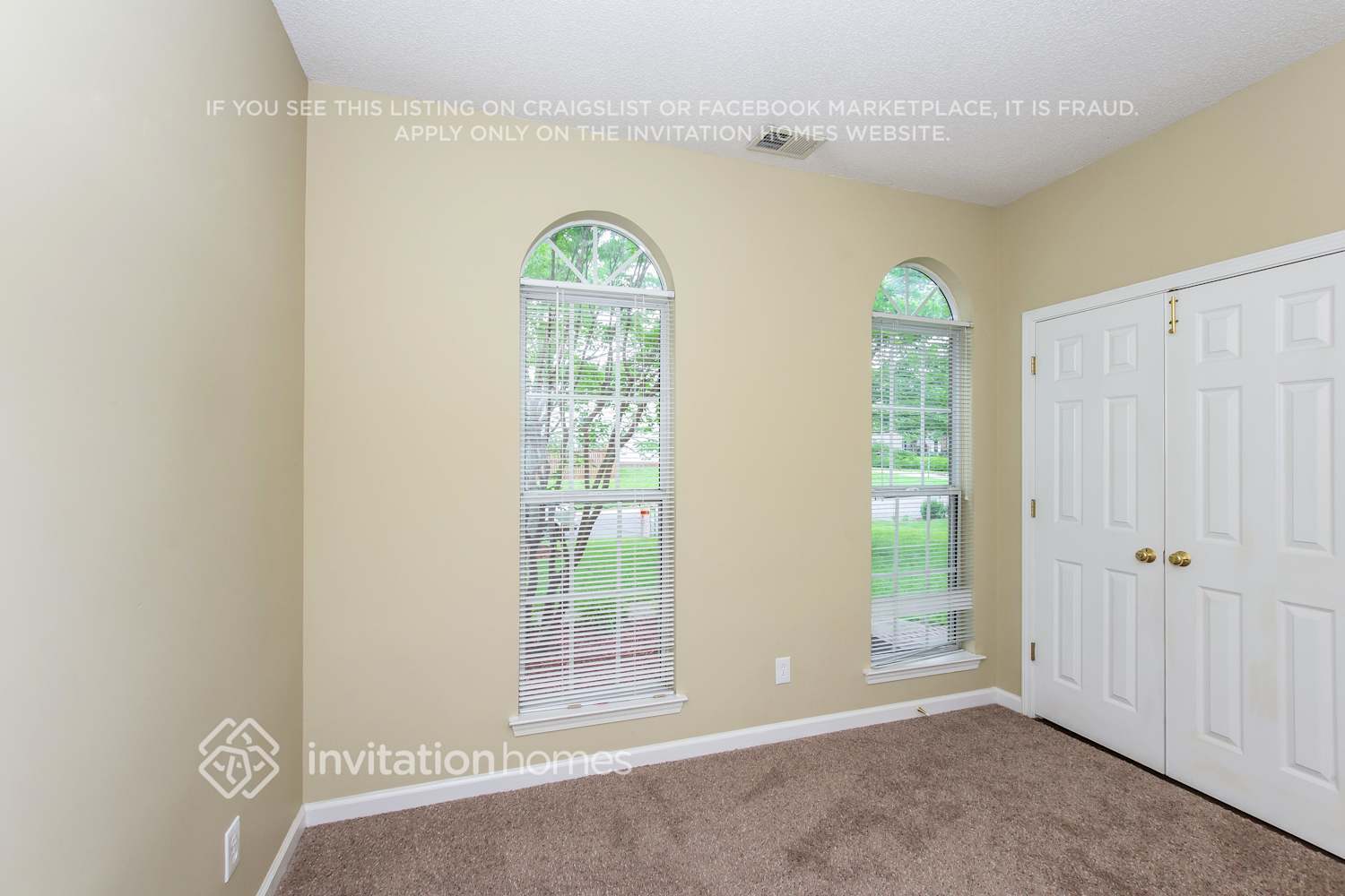 Building Photo - 1327 Yorkshire Pl NW