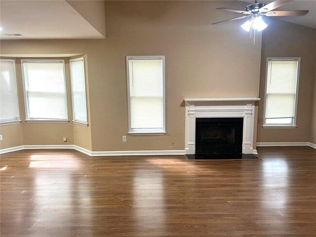 Building Photo - 8114 Woodlake Dr