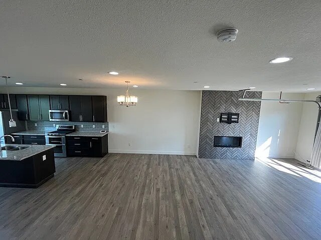 Building Photo - 19502 E Sunset Cir